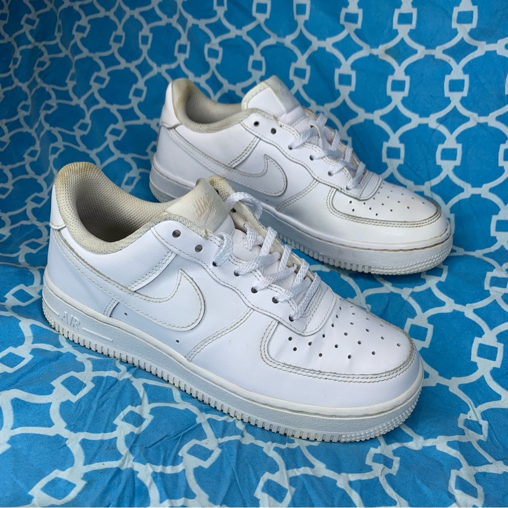 Nike Women’s size 7 Air Force 1 ‘07 triple white low top ladies sneakers wmns og